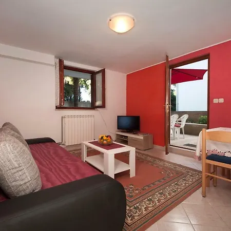 Mihaela Apartment